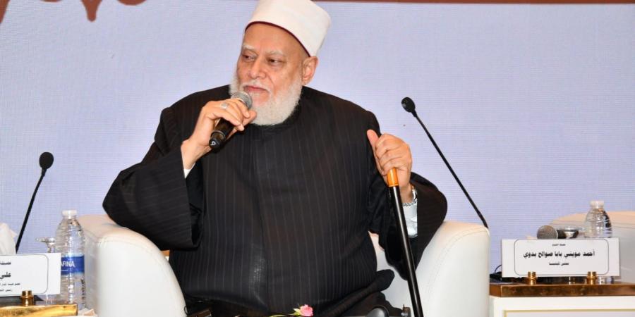علي جمعة: الحياء من أبرز الأخلاق الكريمة التي غرسها النبي في أصحابه وأمته - لايف نيوز