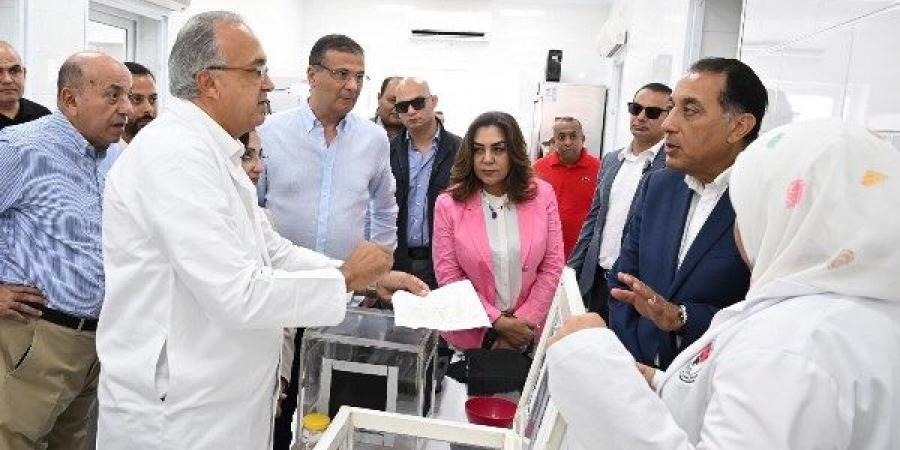 رئيس الوزراء يتفقد المشروعات الزراعية بالبحيرة لدعم الأمن الغذائي - لايف نيوز