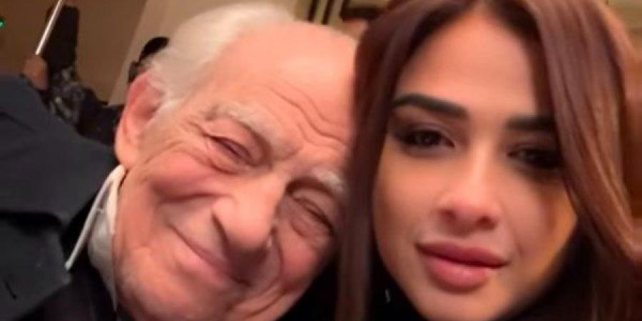 رشوان توفيق يروى تفاصيل رؤيته لـ ياسمين عبدالعزيز فى المنام - لايف نيوز