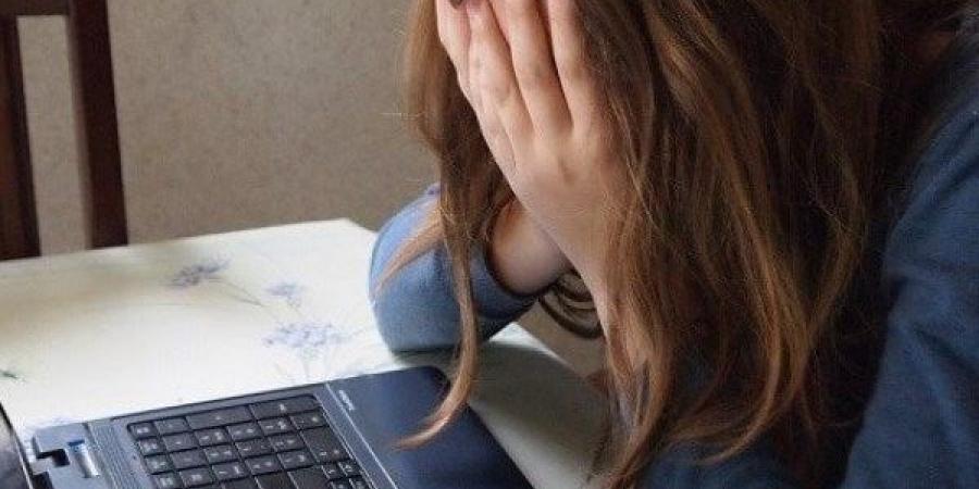 احذر.. التحرش الإلكتروني يقودك لعقوبة الحبس 4 سنوات وغرامة 200 ألف جنيه - لايف نيوز