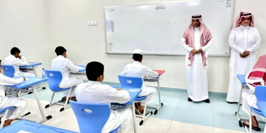 200 ألف طالب وطالبة بالطائف يؤدون اختبارات نهاية الفصل الدراسي الثالث - لايف نيوز