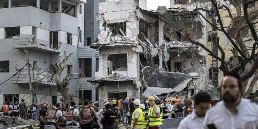 أضرار بمبنى السفارة الأمريكية في تل أبيب جراء هجوم صاروخي إيراني - لايف نيوز
