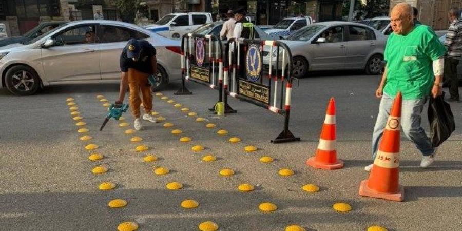 استجابة لمطالب المواطنين.. تركيب مطبات عين القط حديثة أمام مستشفى بنها الجامعي - لايف نيوز