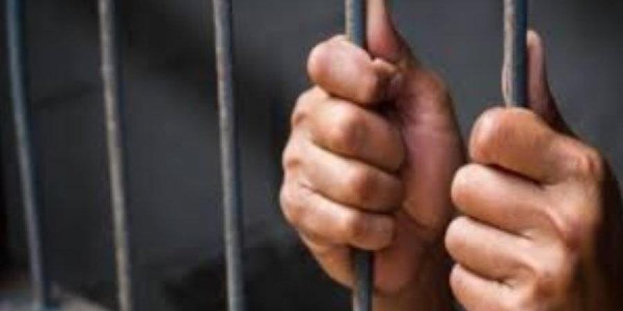 إحالة جامع قمامة للجنايات أنهى حياة صديقه بسبب خلافات على الكانزات - لايف نيوز