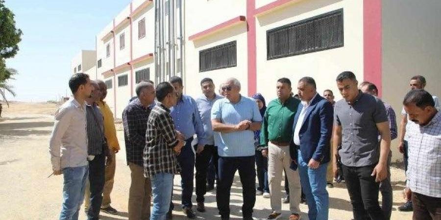 مجمع حرفي.. محافظ الوادي الجديد يتفقد أعمال تطوير الحملة الميكانيكية - لايف نيوز