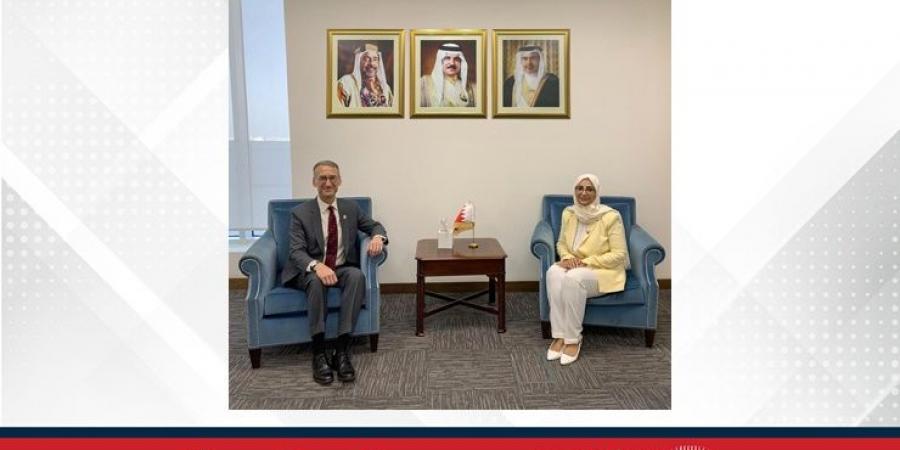 وزيرة الصحة تستقبل سفير الولايات المتحدة الأمريكية لدى مملكة البحرين - لايف نيوز