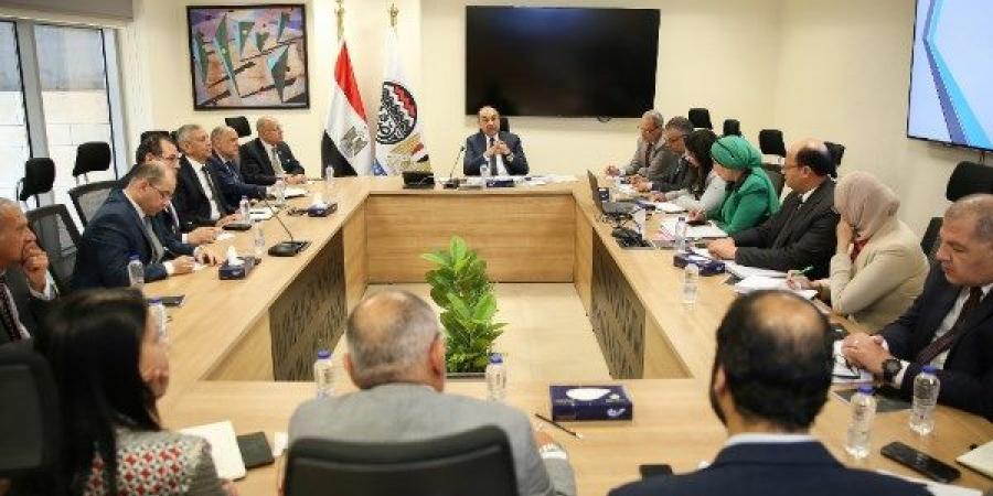 وزير قطاع الأعمال: فتح أسواق جديدة وتنشيط المبيعات محليًا وخارجيًا - لايف نيوز