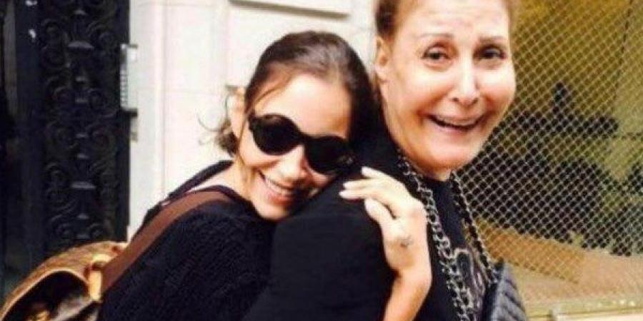 نقل زيزي مصطفى إلى العناية المركزة بعد تعرضها لوعكة صحية - لايف نيوز