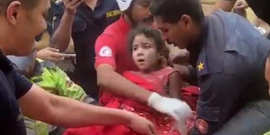وفاة طفلة بعد استخراجها من أسفل عقار حدائق القبة - لايف نيوز