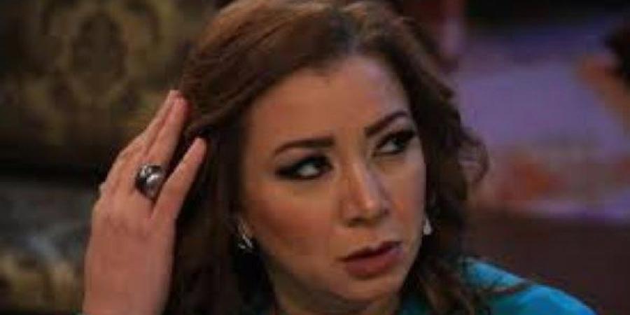 انتصار تستعيد ذكرياتها مع الراحل نور الشريف - لايف نيوز