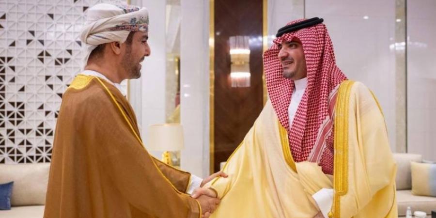 وزير الداخلية يستقبل سفير سلطنة عمان المعيّن حديثًا - لايف نيوز