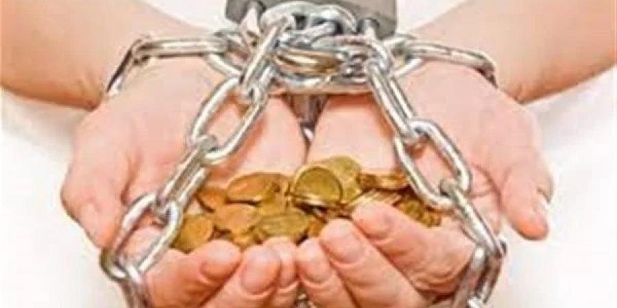 هل أخذ قرض من البنك يجلب الخراب والفقر؟.. انتبه لـ5 حقائق - لايف نيوز