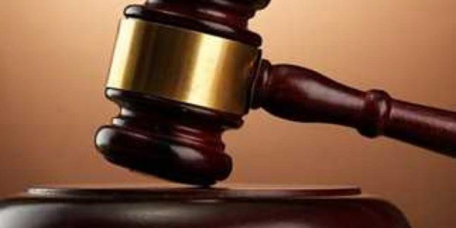 السجن المشدد 3 سنوات لـ 3 متهمين هتكوا عـ رض شاب بإحدى قرى بني مزار في المنيا - لايف نيوز