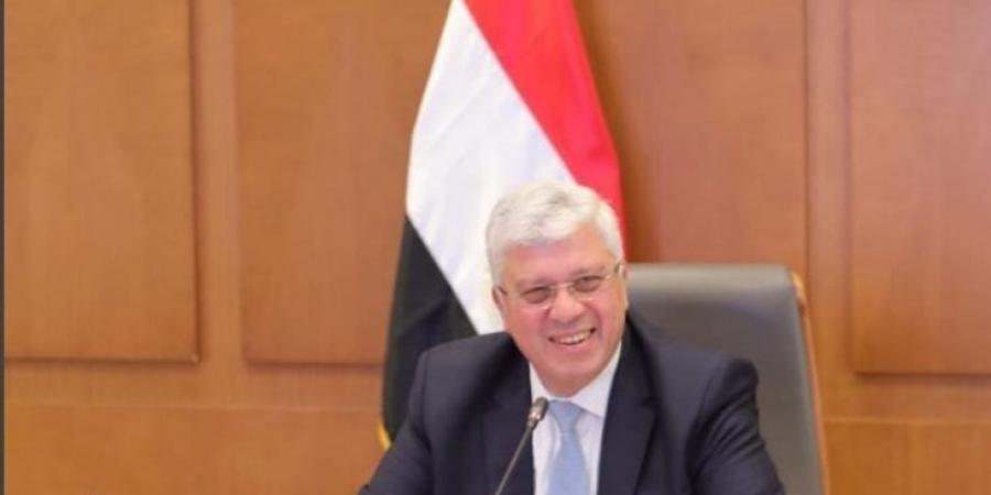 العليم العالى: المشاريع القومية تحتاج لخريجين بمواصفات خاصة - لايف نيوز