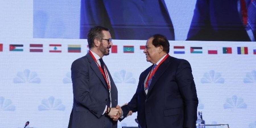 مصر تتسلم رئاسة البرلمان الأورومتوسطي.. وأبو العينين: هدفنا تحقيق الرخاء لشعوب المنطقة.. ولا سلام حقيقي بدون دولة فلسطين - لايف نيوز