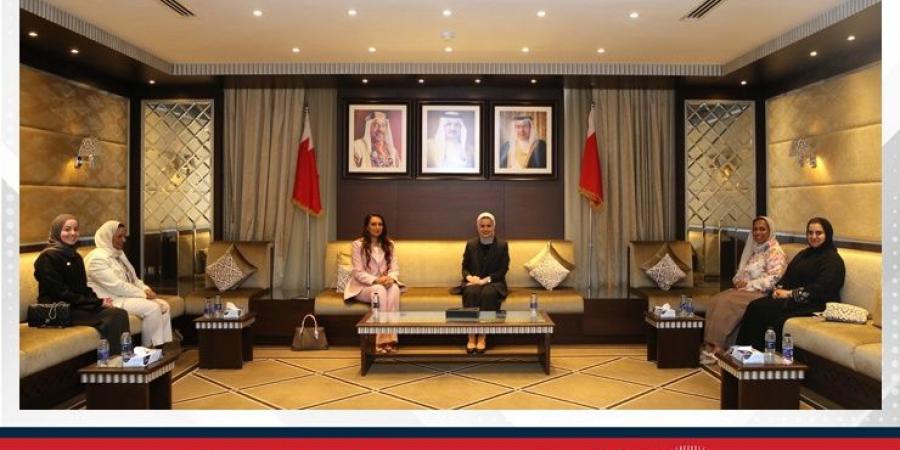 وزيرة شؤون الشباب تبحث مع الرئيس التنفيذي لمجموعة بنك البحرين للتنمية سبل دعم المشروعات الشبابية - لايف نيوز