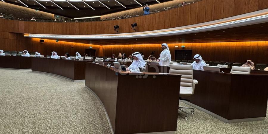 «البلدي» يوافق على تخصيص مسارات خطوط هوائية لربط «الشقايا» مع «الوفرة» - لايف نيوز