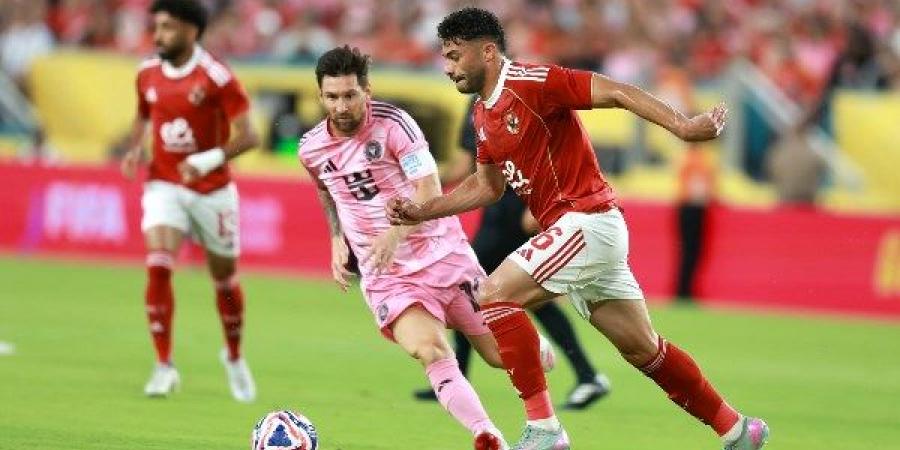 خالد طلعت يكشف عدد لاعبي الأهلي الراحلين..تفاصيل - لايف نيوز