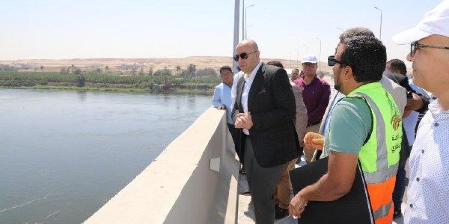 محافظ بني سويف: محور الفشن الحر نقلة نوعية في التنمية والنقل بالصعيد - لايف نيوز