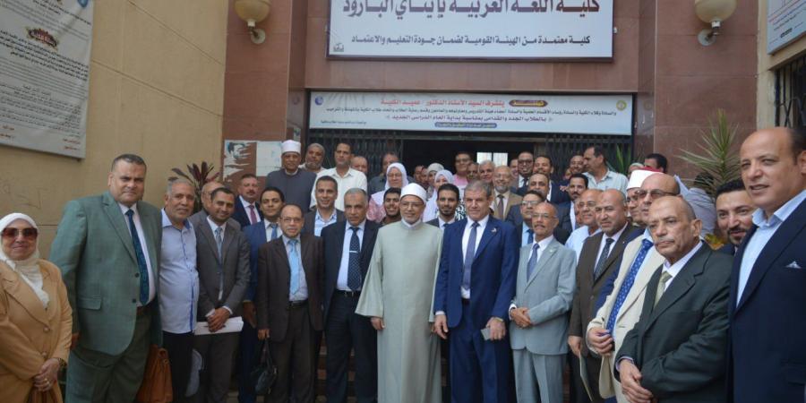 رئيس جامعة الأزهر يشيد بجهود الإمام الأكبر لجمع المسلمين تحت راية واحدة - لايف نيوز