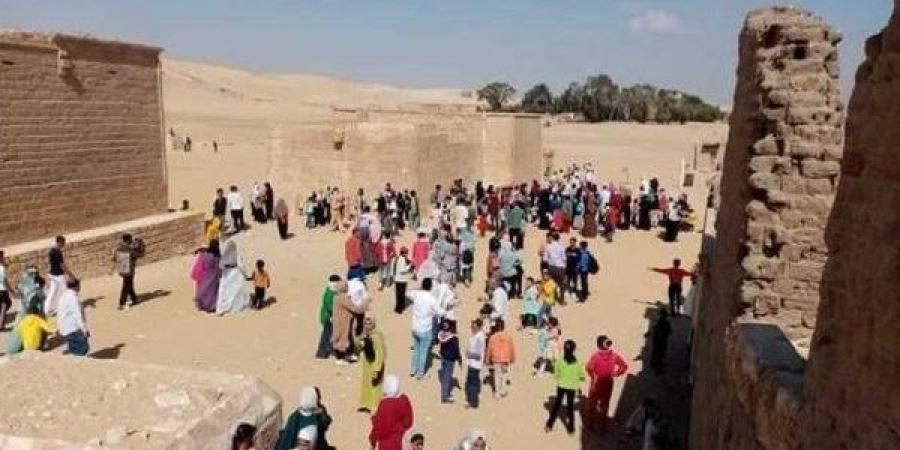 محافظ المنيا: استمرار تدفق الوفود السياحية يعكس اهتمامهم بالكنوز الأثرية الفريدة - لايف نيوز