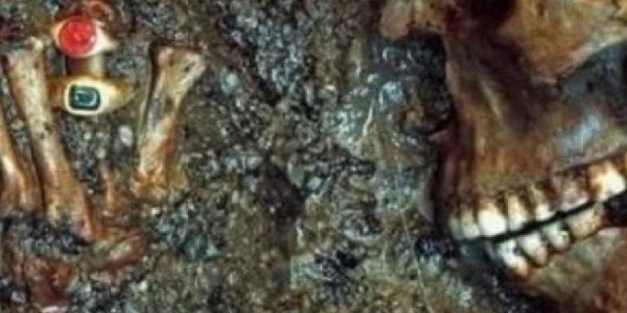 "السيدة ذات الخواتم".. شاهد صامت على كارثة فيزوف المدمرة| إيه الحكاية؟ - لايف نيوز