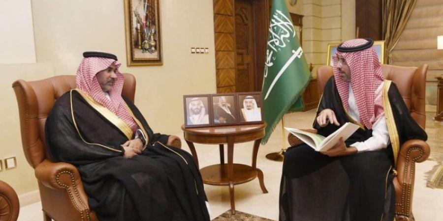 مُحافظ جدة يستقبل مدير المركز الوطني للرقابة على الالتزام البيئي بمنطقة مكة المكرمة - لايف نيوز