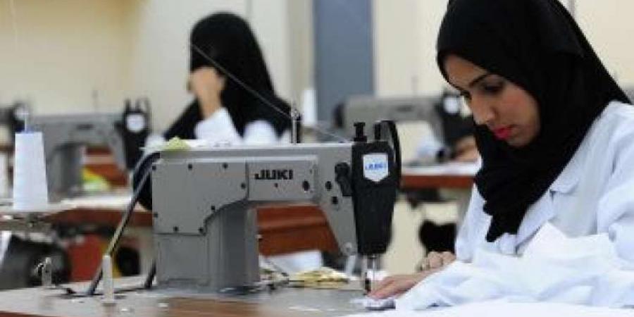 القانون ينتصر للأم العاملة| 4 أشهر إجازة وضع وساعة رضاعة يوميًا - لايف نيوز