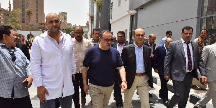 محافظ أسيوط يعقد اجتماعًا لبحث الاستعدادات لتنفيذ مبادرة "سكن كريم" - لايف نيوز
