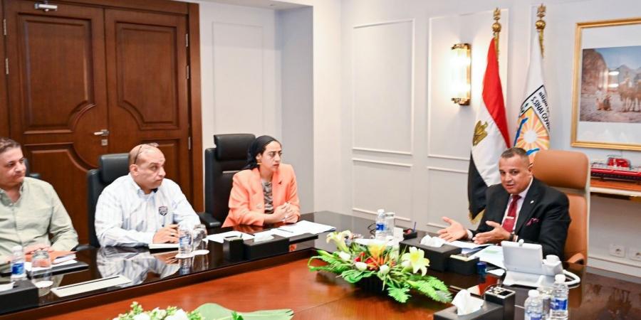 للحفاظ على أملاك الدولة.. محافظ جنوب سيناء يتابع ملف التصالح وإزالة التعديات - لايف نيوز