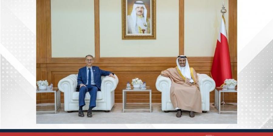 وزير الإعلام يستقبل سفير الولايات المتحدة الأمريكية لدى مملكة البحرين - لايف نيوز