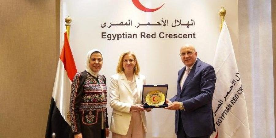 الهلال الأحمر يستقبل وزيرة خارجية النمسا مستعرضًا جهود مصر في الاستجابة لأزمتي غزة والسودان - لايف نيوز