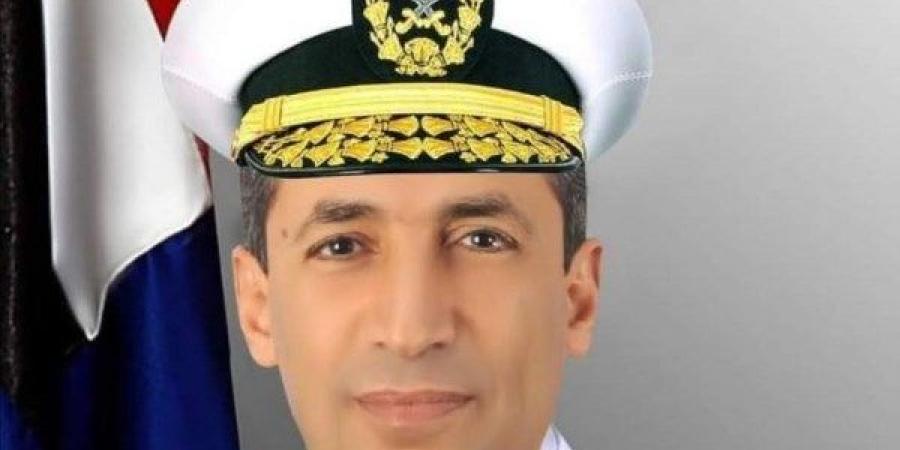 قرار جمهوري بتعيين الفريق أشرف إبراهيم نائباً لرئيس مجلس إدارة هيئة قناة السويس - لايف نيوز