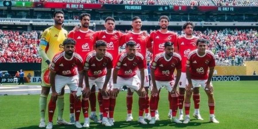 الأهلي يبحث عن مدير تعاقدات جديد خلفًا لأمير توفيق - لايف نيوز