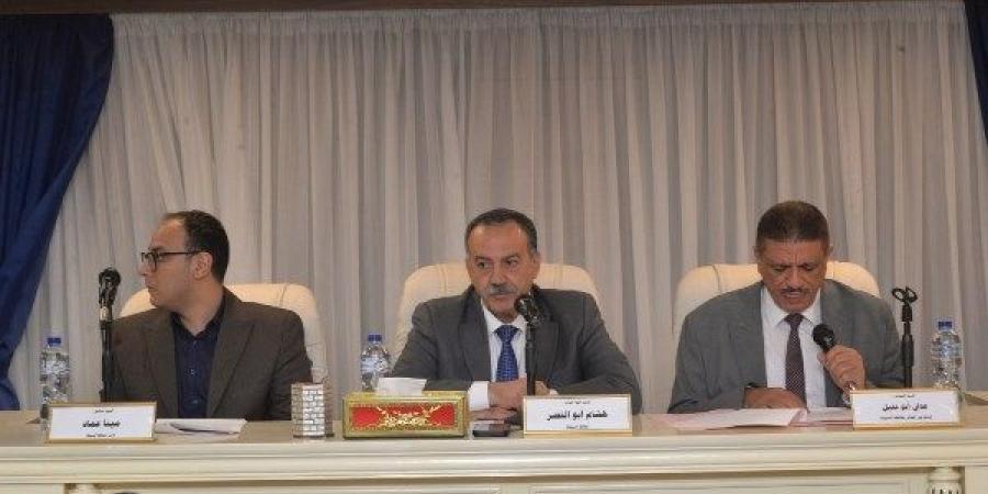 محافظ أسيوط يترأس أولى جلسات المجلس الإقليمي للصحة - لايف نيوز