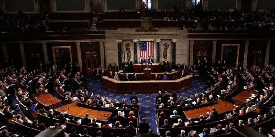 تحقيق في توقف إدارة ترامب عن فرض عقوبات جديدة على روسيا وسط انتقادات ديمقراطية - لايف نيوز