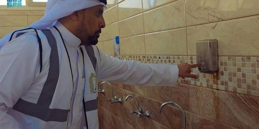 فرع الشؤون الإسلامية بتبوك ينفذ (10,286) على المساجد - لايف نيوز