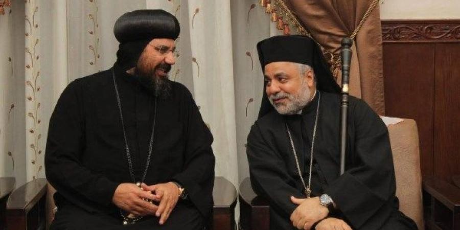 الأنبا عمانوئيل يهنئ الأنبا إغناطيوس لسيامته أسقفًا عامًا مساعدًا لإيبارشية قنا - لايف نيوز