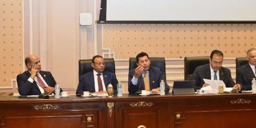 د. أشرف صبحي: أتوافق مع لجنة الشباب والرياضة وأشيد بحسن سير مناقشات مشروع قانون الرياضة - لايف نيوز