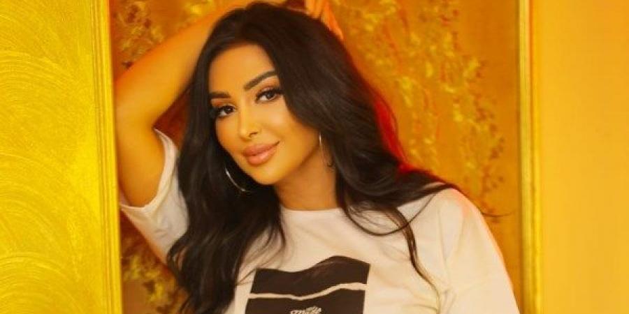 شاهيناز تطرح ماما وعمرو دياب يصدر بابا.. فيديو - لايف نيوز