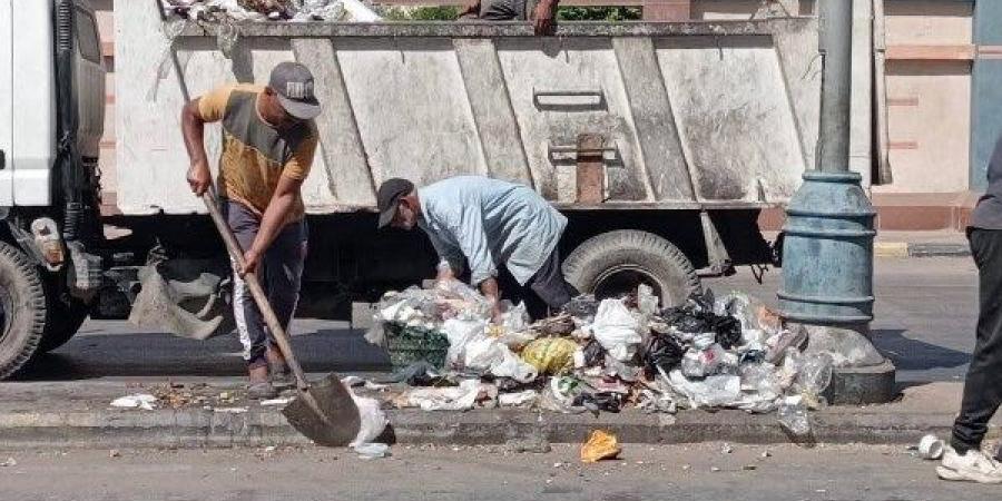 سكرتير عام بورسعيد ورئيس حي الزهور يقودان حملة مكبرة للإشغالات - لايف نيوز