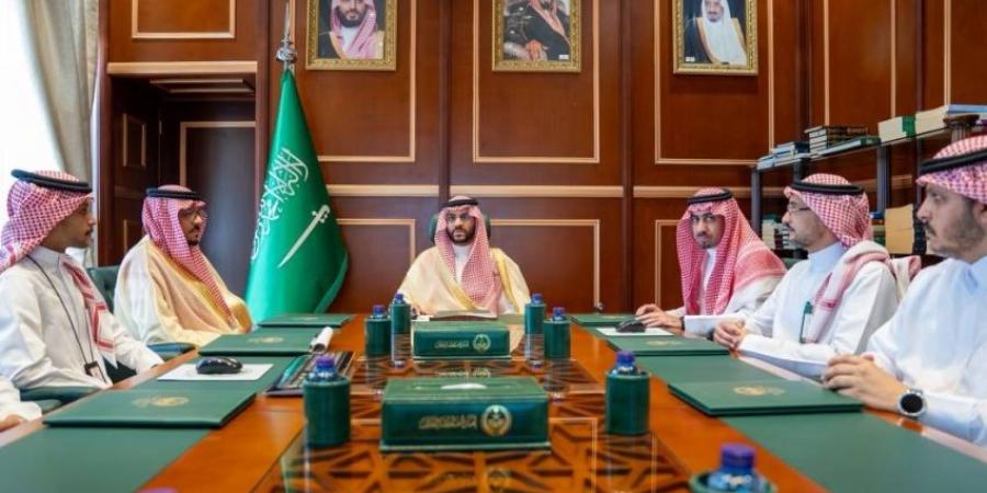 نائب أمير حائل يطلع على خطط ومبادرات هيئة تطوير المنطقة - لايف نيوز