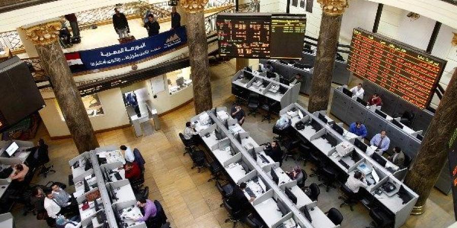 خبير اقتصادي: استمرار ارتفاع البورصة وسط مرحلة إعادة هيكلة في السوق - لايف نيوز