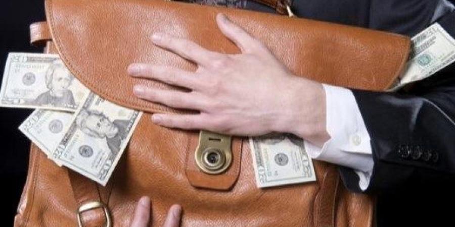 حالات تصل فيها عقوبة الاختلاس إلى السجن المؤبد.. تعرف عليها - لايف نيوز