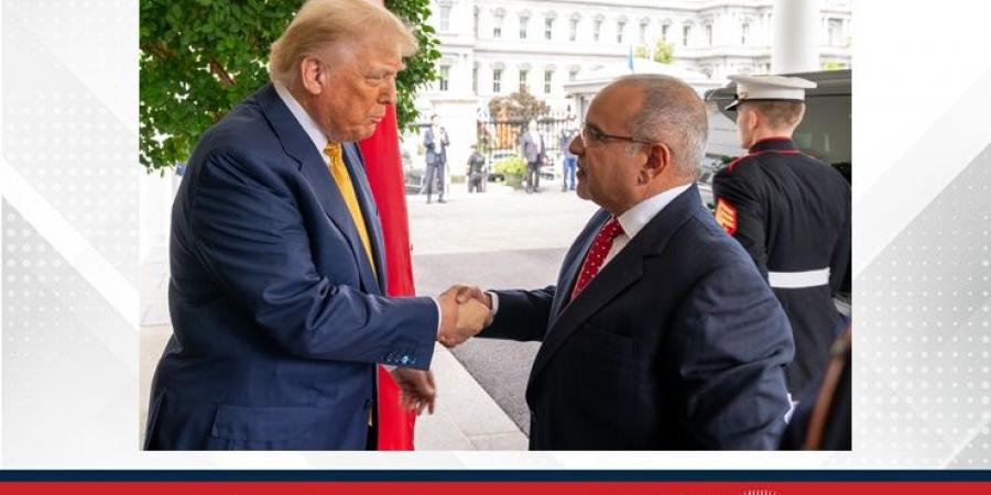 لدى لقائه بصاحب السمو الملكي ولي العهد رئيس مجلس الوزراء... الرئيس الأمريكي ترامب: حضرة صاحب الجلالة الملك حمد بن عيسى آل خليفة شخصية تحظى بالاحترام الكبير في منطقة الشرق الأوسط وفي العالم أجمع - لايف نيوز