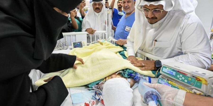 نجاح عملية فصل التوأم الملتصق السعودي يارا ولارا بعد عملية جراحية دقيقة استغرقت 12 ساعة ونصفا - لايف نيوز